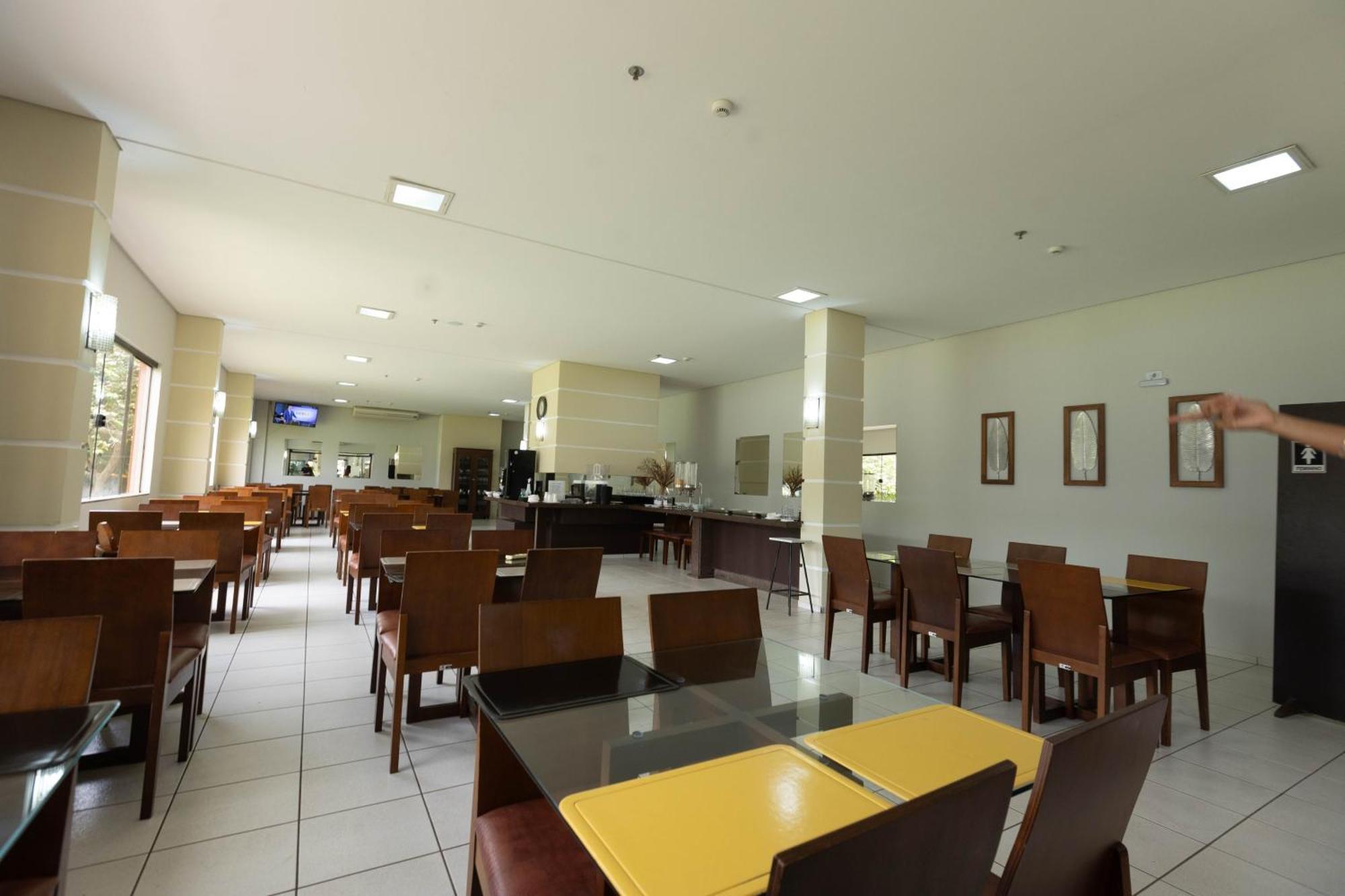 Hits Pantanal Hotel Aeroporto Várzea Grande Exterior photo